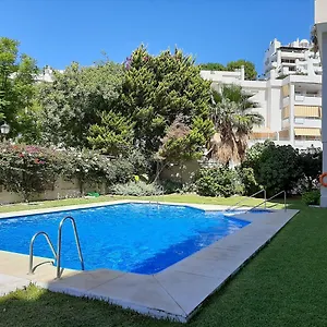 apartamentos-lola-y-manuela-en-primera-lnea-playa.1costadelsol.com/